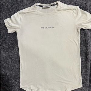 Vanquish Fit Medium Hemmed Fitted Shirt.